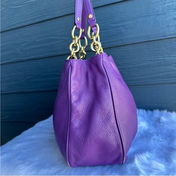 Michael Kors Purple Leather Shoulder
Bag with Gold Hardware Bedford - Picture 2 of 11